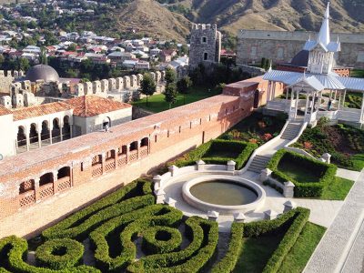 ladscape-gardens-rabati-castle